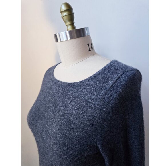 Vintage 90's Neiman Marcus Longline Cashmere Sweater Dress in a Size Medium M - Picture 3 of 8
